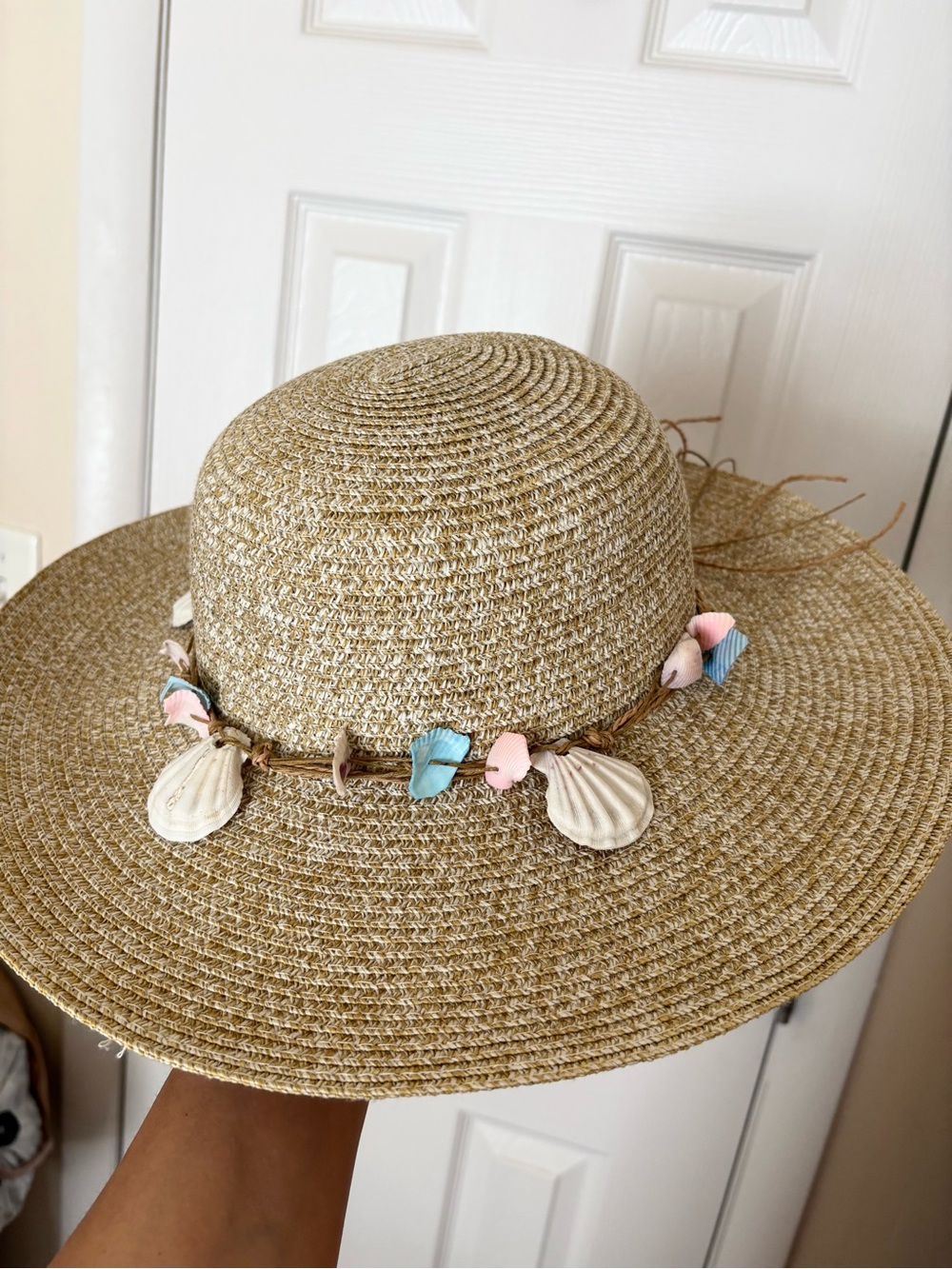 Straw Sun Hat with Pastel Shell Accents - Natural NWOT Size: 57 cm